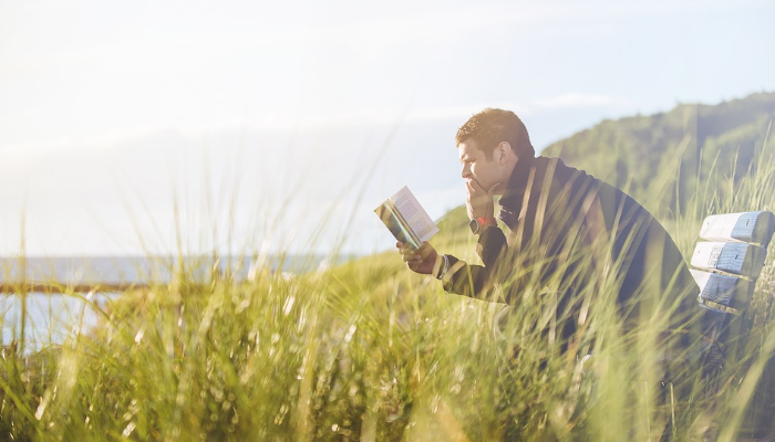 15 Best Books Every Entrepreneur Needs To Read